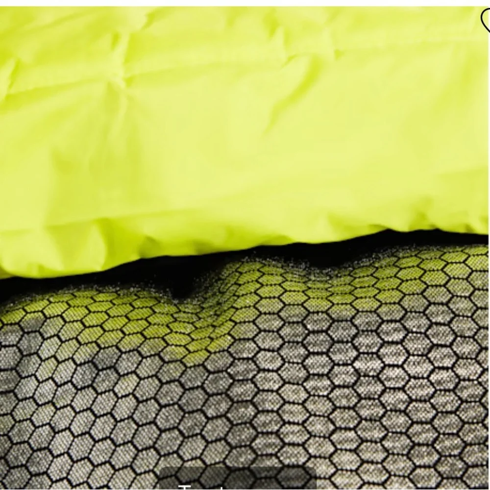 NWT BACKCOUNTRY DOG THERMAL SLEEPING BAGSZ S/M 27 L X 38 W inc (68 L X 96 W Cm)